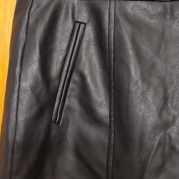 LEATHER SKIRT 💗 SZ Large - Picture 2 of 8